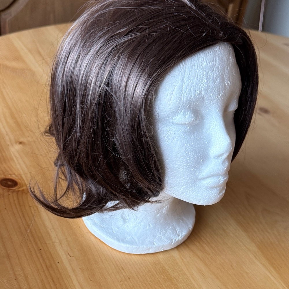 Elegant Brown Women's Wig